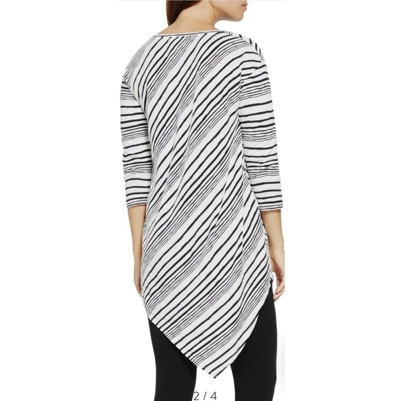 Two by Vince Camuto Assymetrical striped Tunic top Black & White Size S - Picture 2 of 9